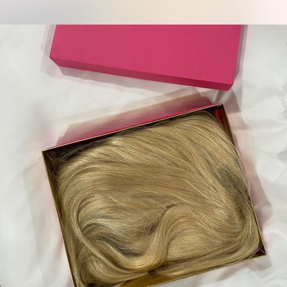Golden Blonde Women's Hair Wig - Picture 7 of 8